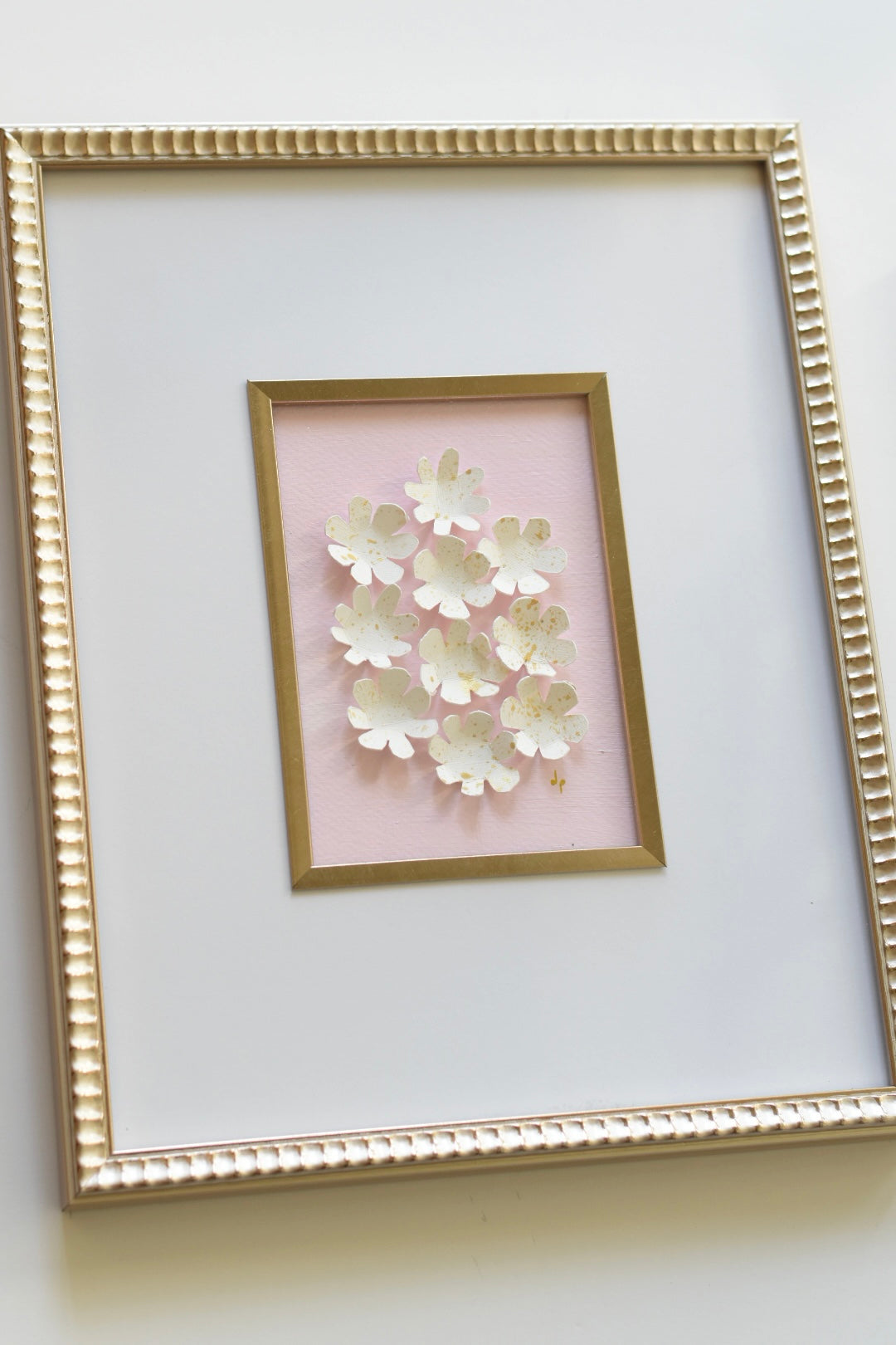 Blush Petals Flowertaglio